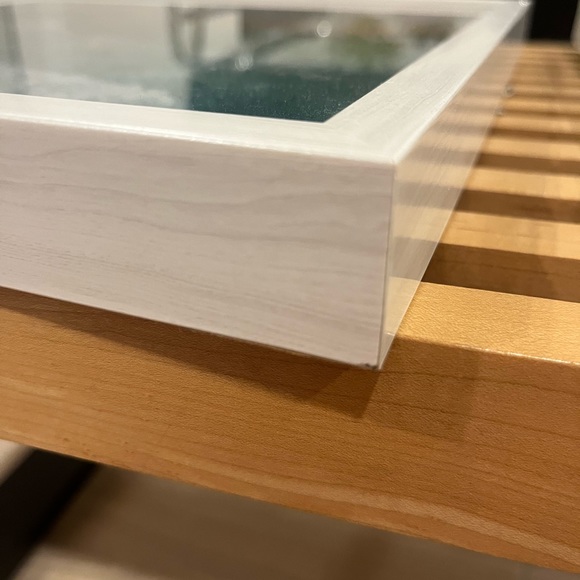 Beach print with white and clear plastic frame - Picture 5 of 6